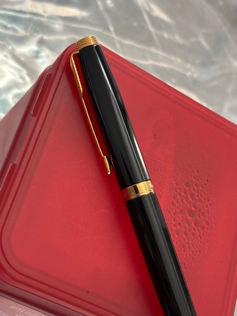 【美品】PARKER パーカー 万年筆 14Kペン先 黒×ゴールドレザーケース付