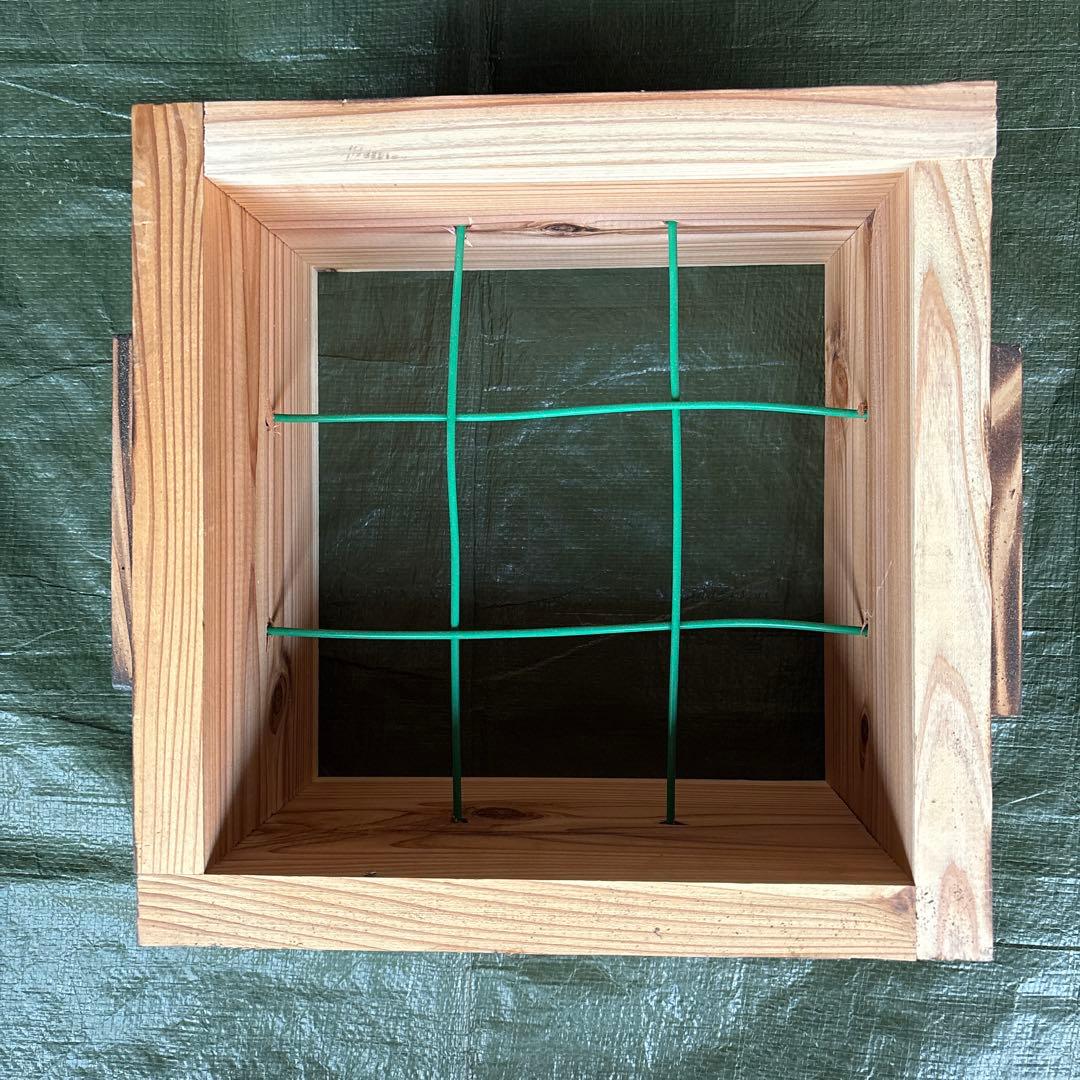 ミツバチ巣箱　25-B−157