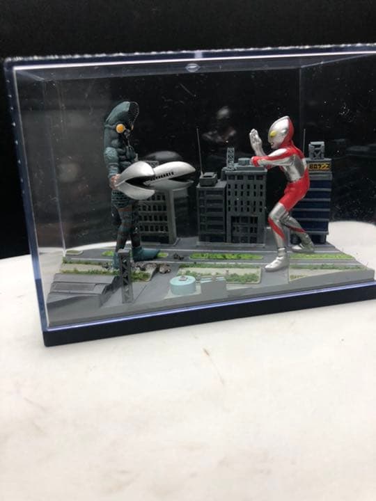 ウルトラマン　バルタン星人　ジオラマ