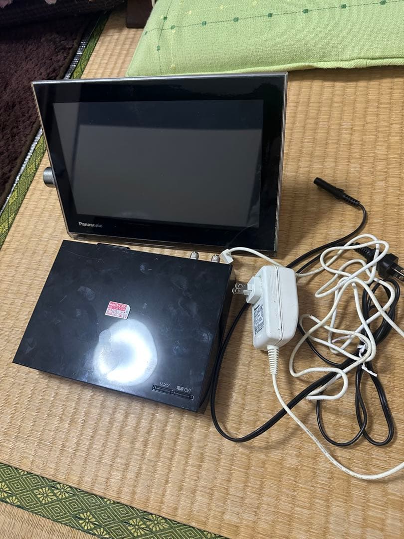 Panasonic ポータブルテレビ プライベートビエラ UN-10T5
