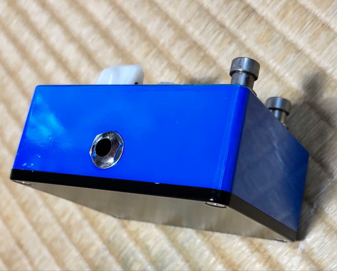 ギターエフェクター 青と緑のマーブル模様