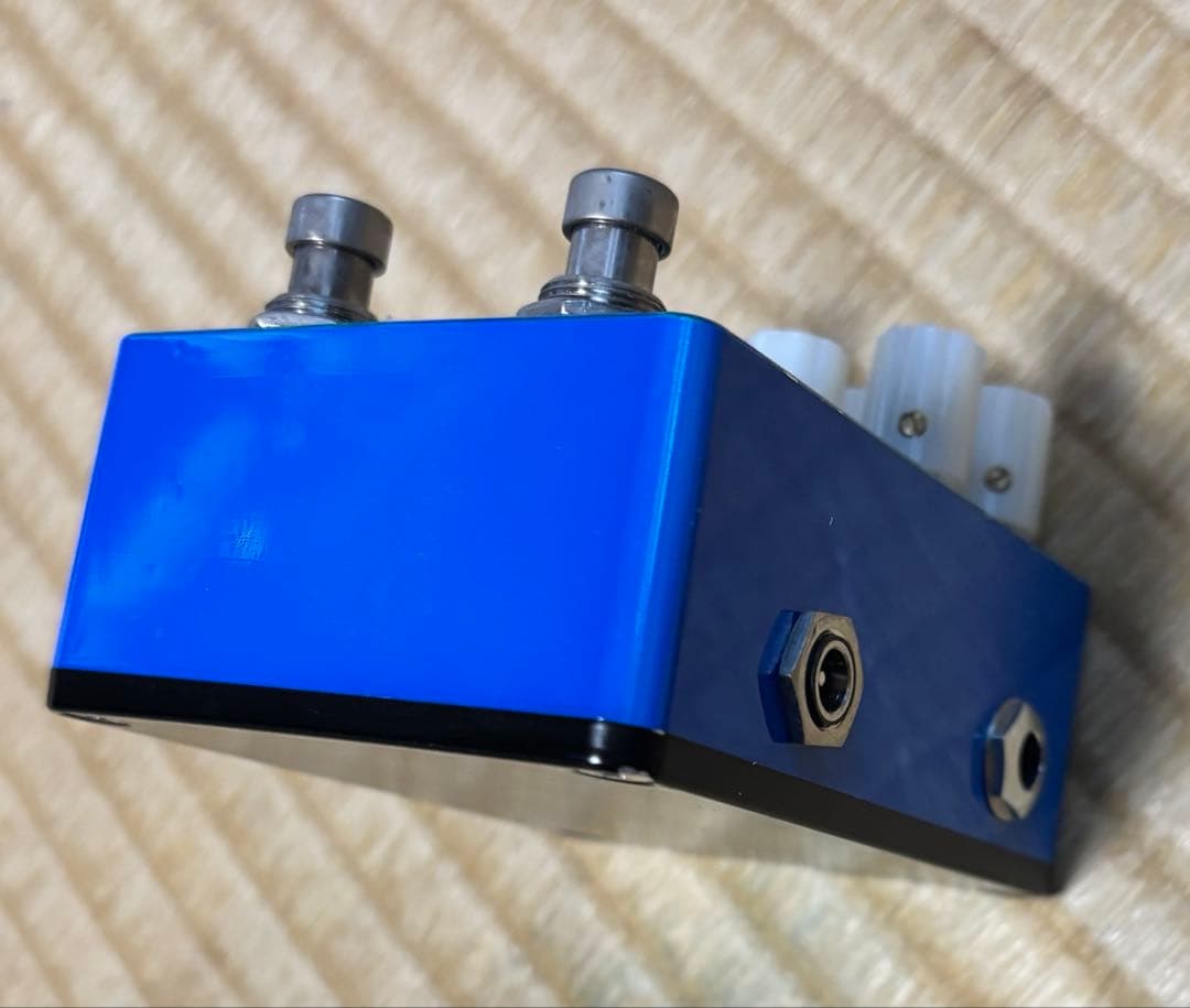 ギターエフェクター 青と緑のマーブル模様