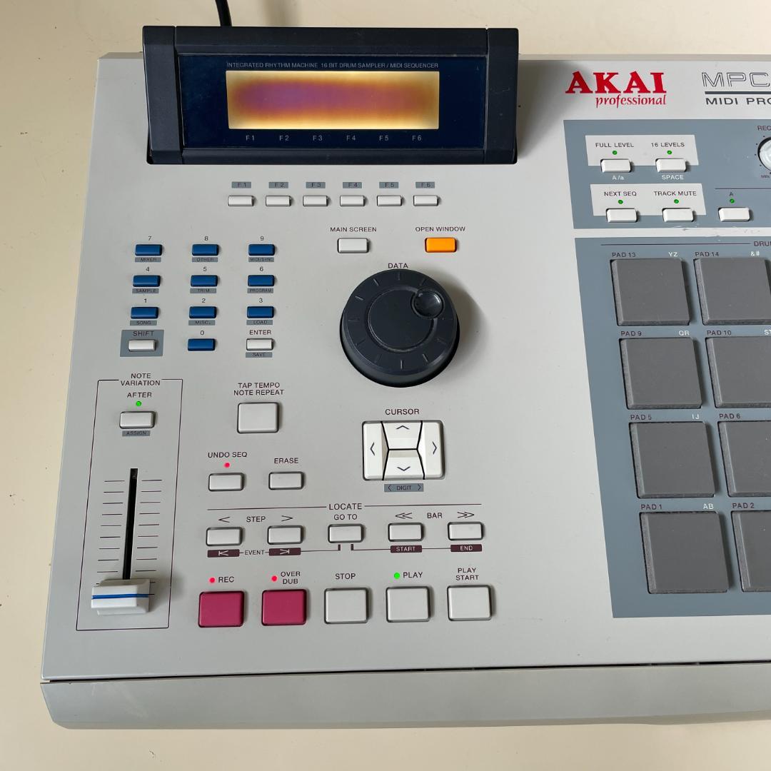 AKAI MPC2000XL サンプラー