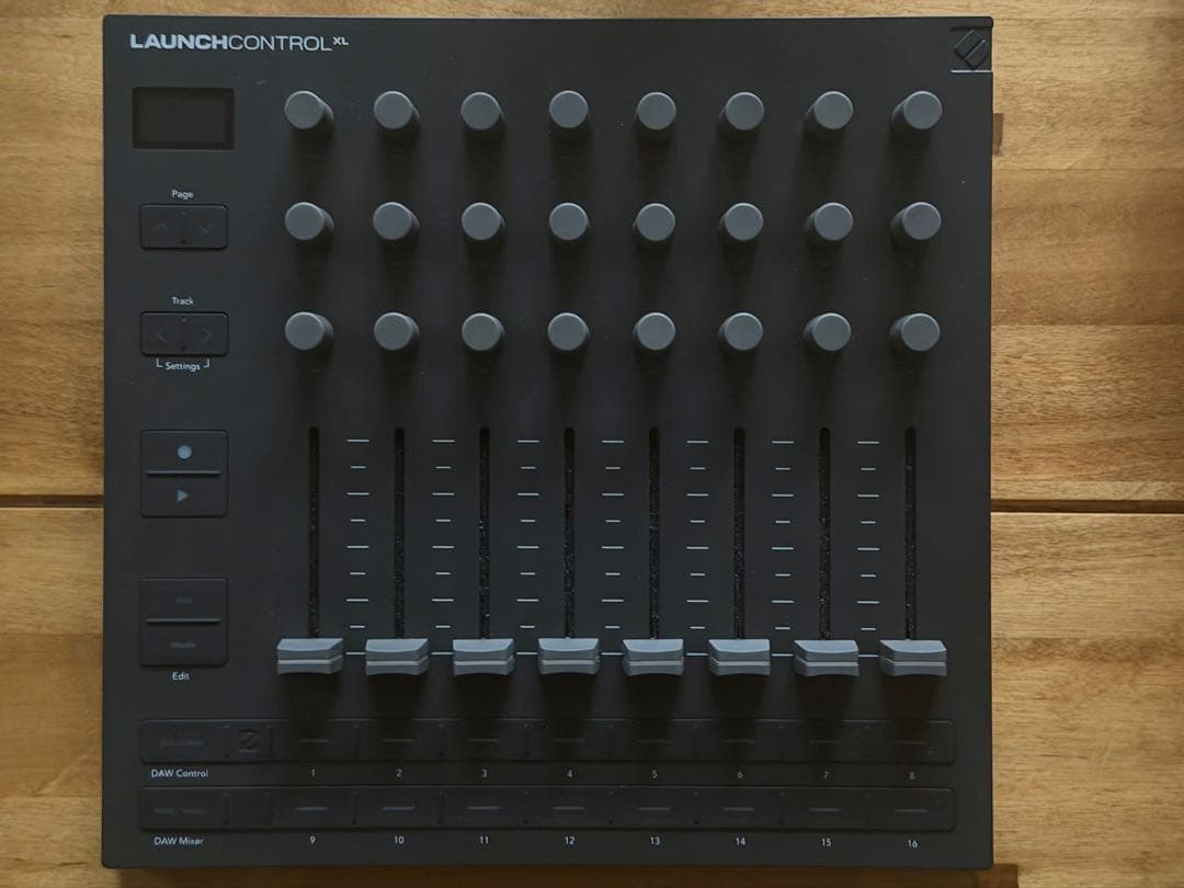 novation Launch Control XL 3 MIDIコントローラー