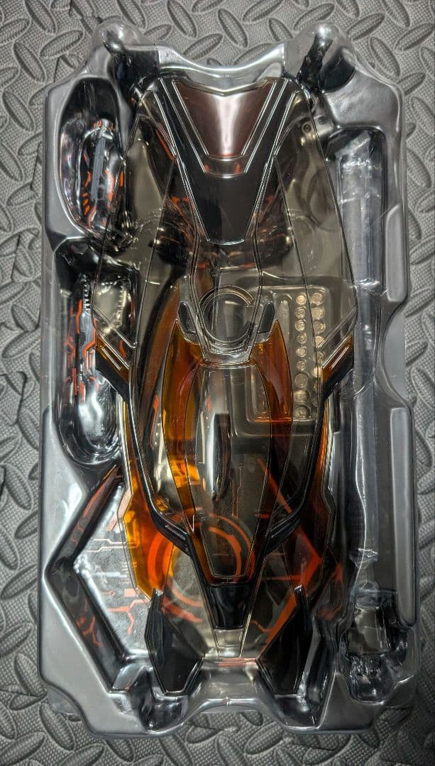 ホットトイズ　アイアンマン・マーク５０（ネオンテック／オレンジ版）