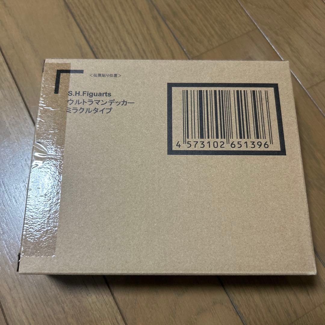フィギュアーツ　ウルトラマン　デッカー　ミラクルタイプ