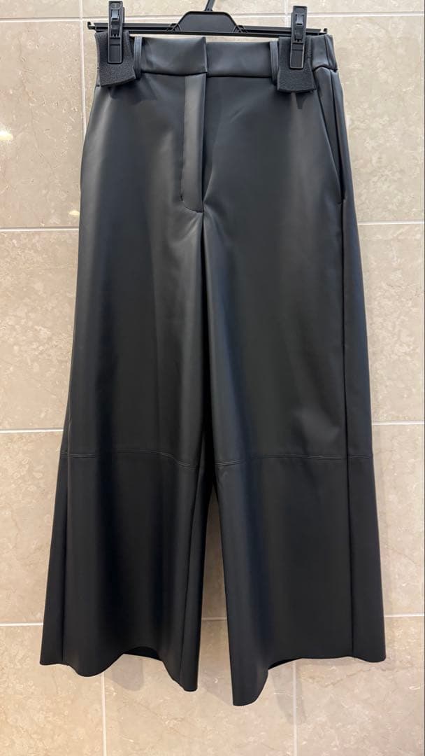 Heve ラバーパンツ　ブラック 36